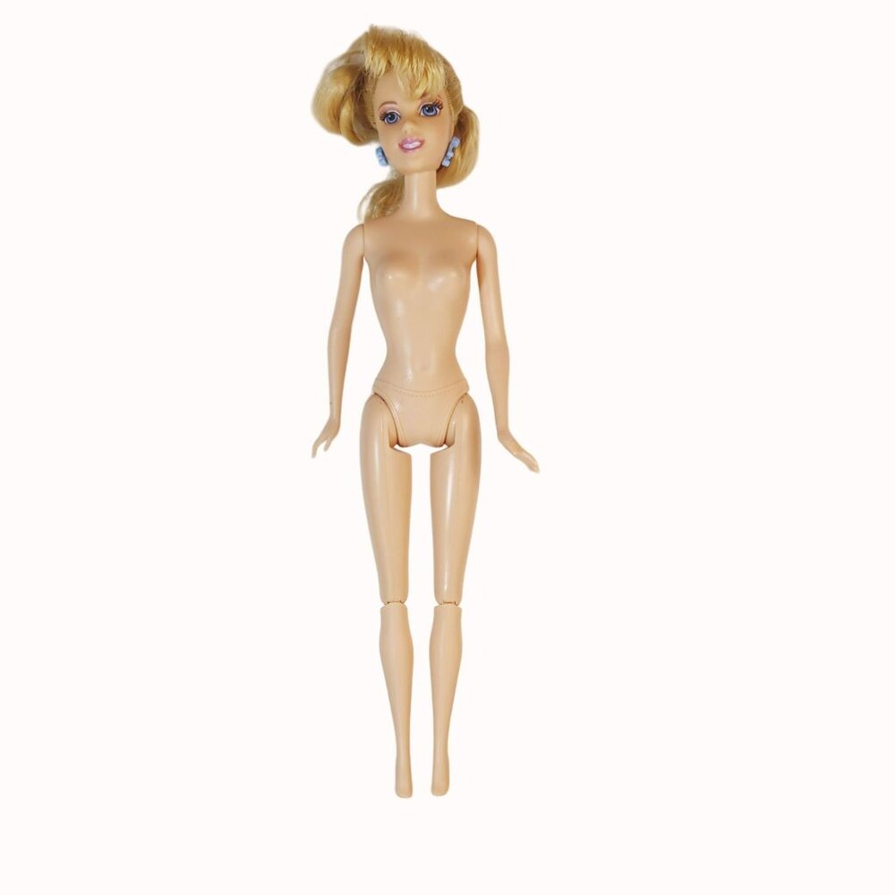 Disney Cinderella 2005 Doll With Blonde Hair & Blue Earrings